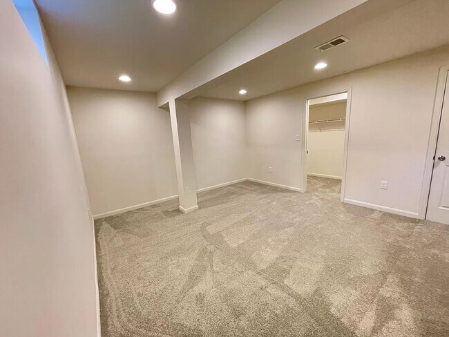 Building Photo - 12076 Prickly Ash Way