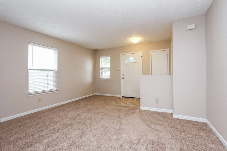 Building Photo - 105 Winterwood Dr