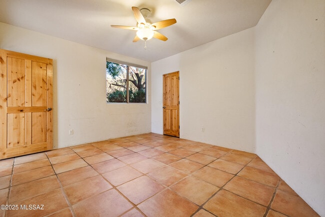 Building Photo - 6570 N Placita De Tia Ro