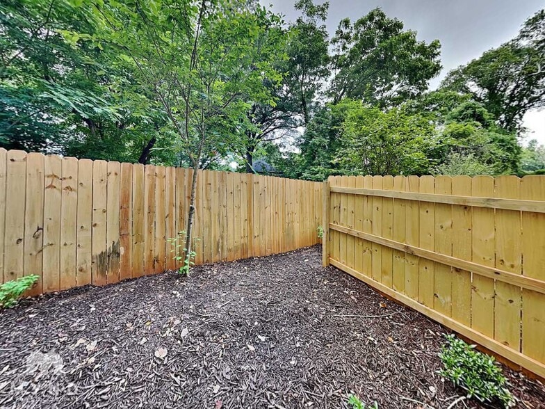 Building Photo - 1434 Walker Pl SE