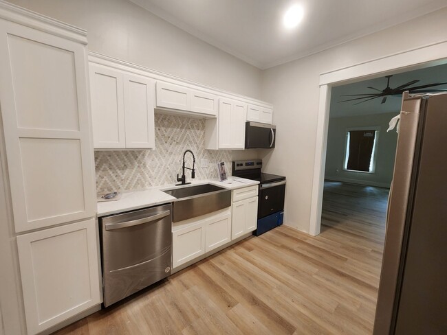 Building Photo - 3 Bedroom 2 Bath in Newnan