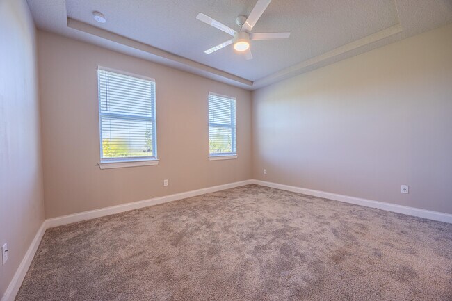 Building Photo - 6616 Cloverdale Ave