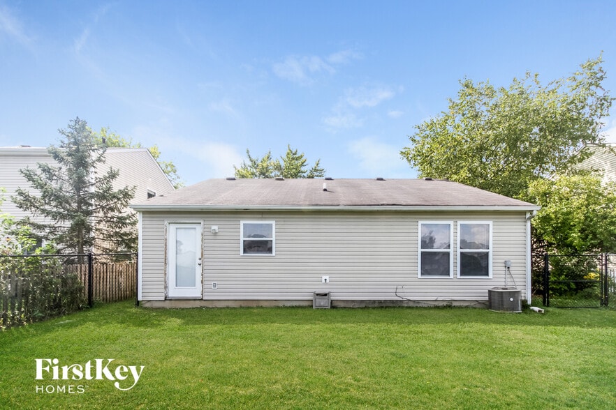 Building Photo - 1861 Southernwood Ln