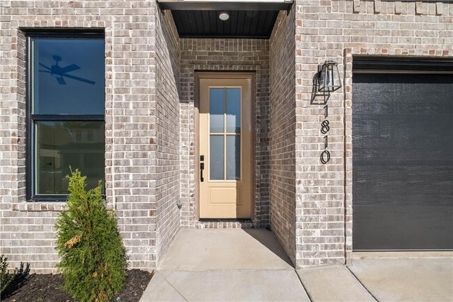 Building Photo - 1810 Peacock Rd