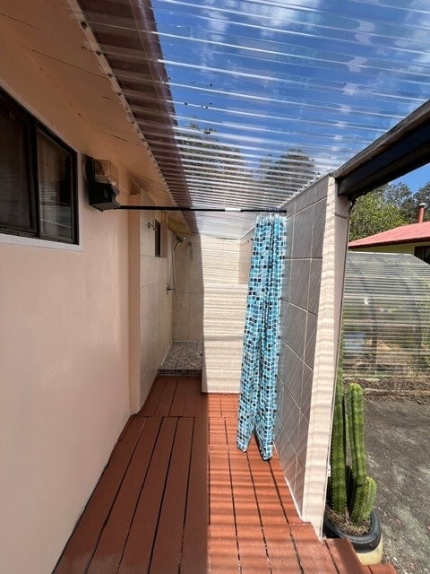 Bonus shower - 99-1808 Painiu Loop