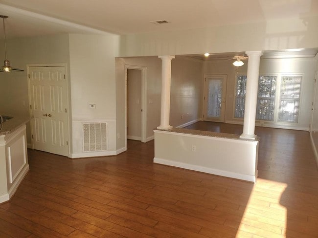 Building Photo - 84 Addison Cottage Way #211