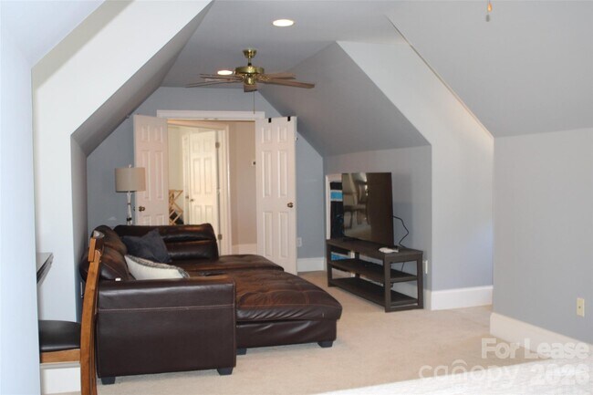 Building Photo - 17404 Summer Pl Dr