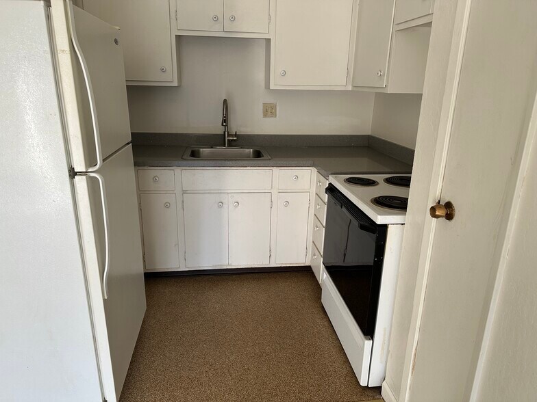 kitchen - 366 25th Ave