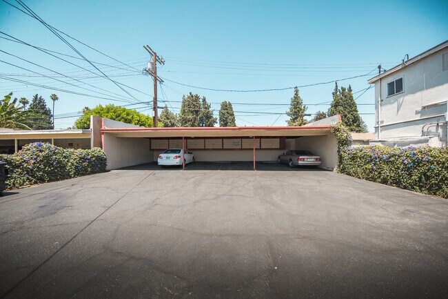 Building Photo - 14215 Sylvan St