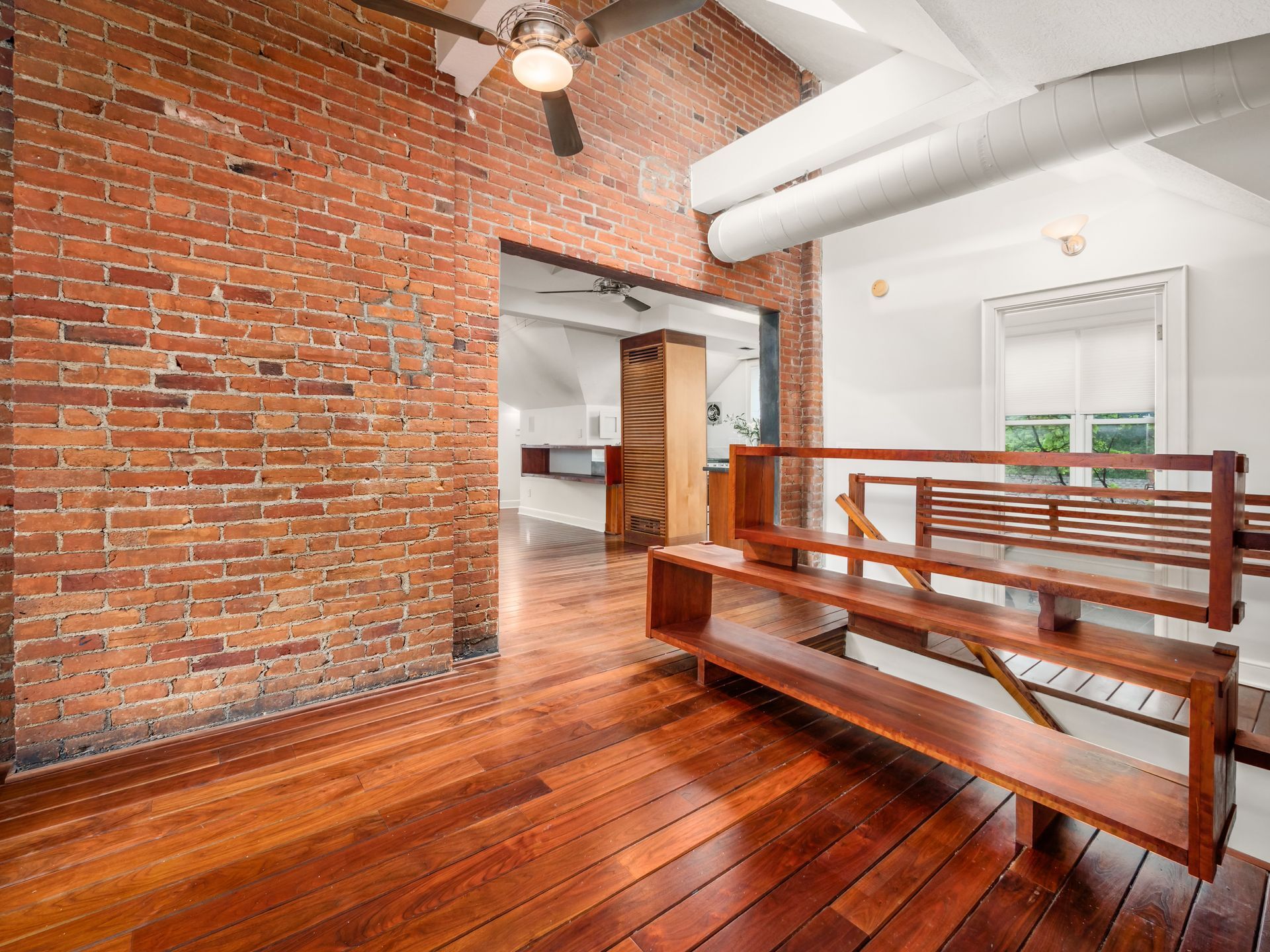 Building Photo - 36 E Kossuth St