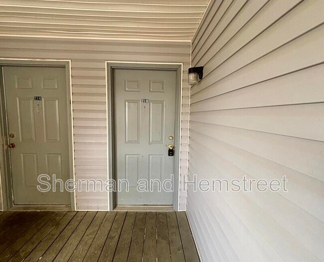 Building Photo - 218 Commons Dr