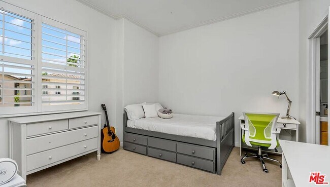 Building Photo - 5734 S Celedon Creek