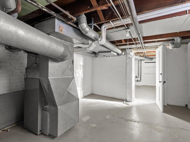 Building Photo - 2502 N 9th St