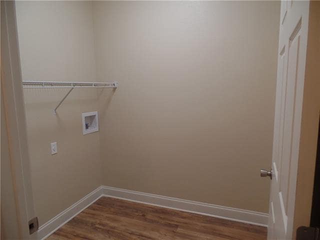Full size laundry room - 221 Bella Sera Ln