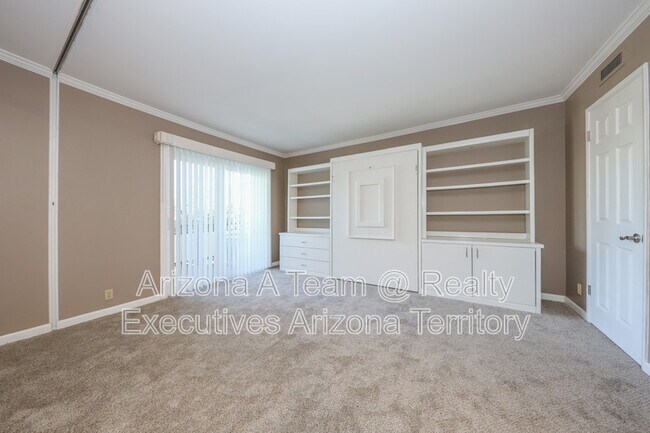 Building Photo - 3940 E Timrod St