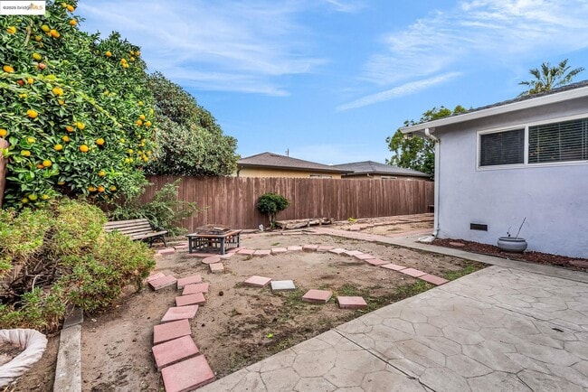 Building Photo - 1209 Tulip Dr