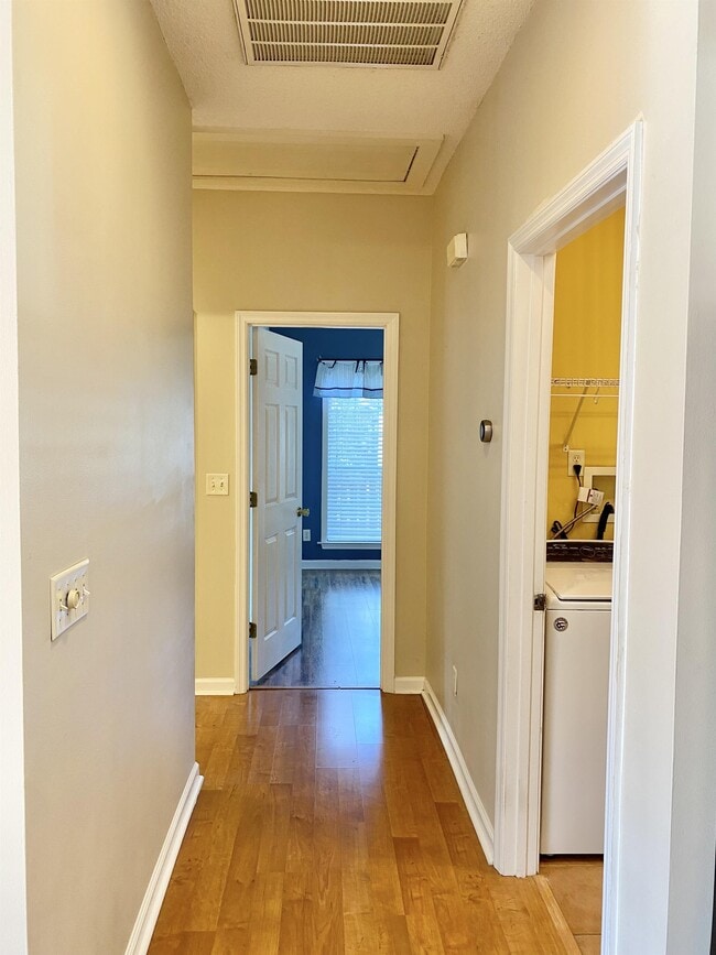 Building Photo - 42 Westminster Pl