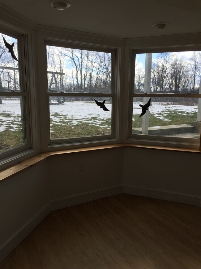 Building Photo - 166 Bush Ln