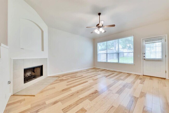 Building Photo - 2133 Paradise Ridge Dr