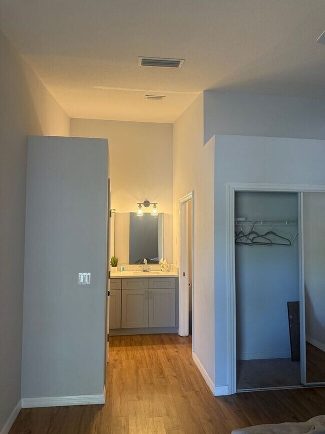 Building Photo - FREE RENT!!!Condo at Club Cortile, Luxury Condominiums and Townhomes.