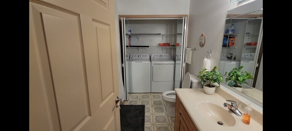 Bathroom 2 - 1835 River Rd