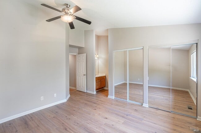 Building Photo - 943 Foothill Dr