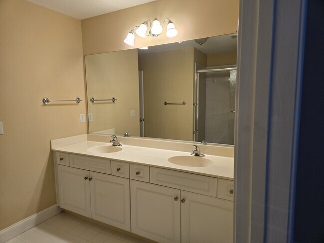 Building Photo - 5003 Double Fox Rd