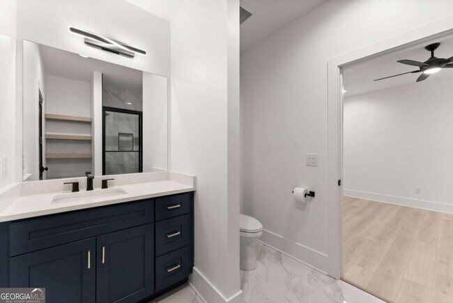 Building Photo - 151 S Pointe Dr