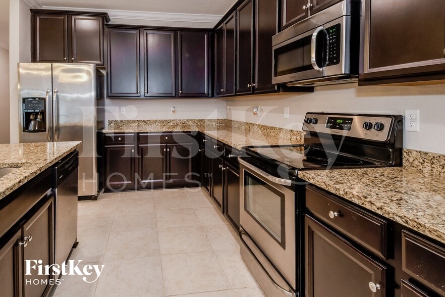 Building Photo - 16103 Blossom Lake Dr