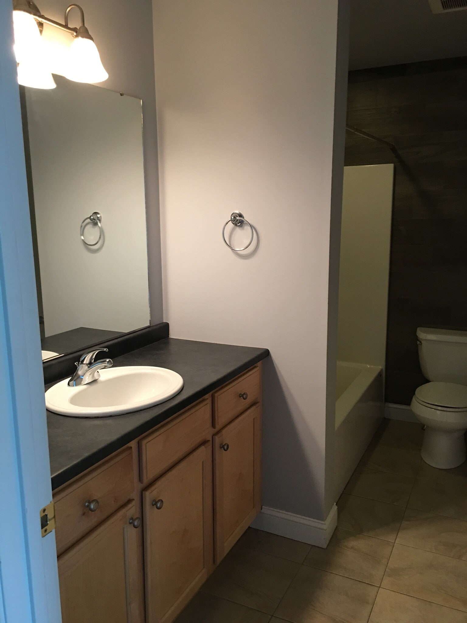 Vanity sink in master bathroom - 14 Heron Cove Dr