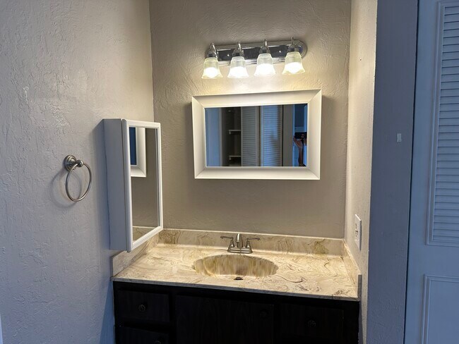 Extra Vanity in Master Bedroom - 3916 SW 67th Way
