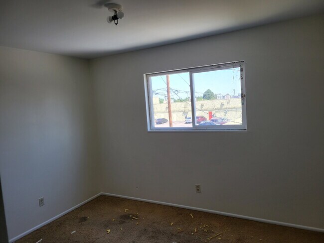 Building Photo - Aurora - 2 Bedroom, 2 Bathroom Duplex (13NE)