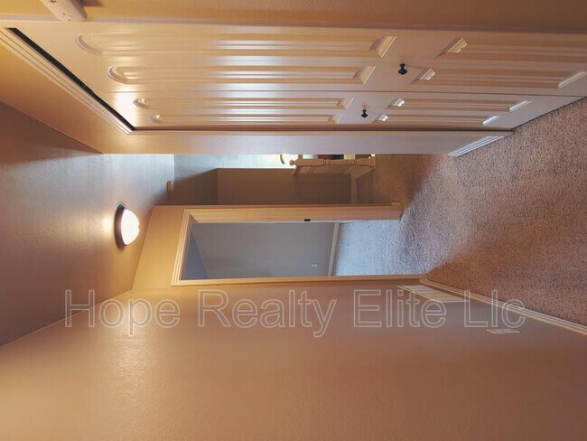 Building Photo - 1555 Promontory Bluff View
