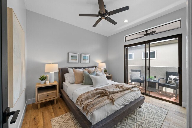 Building Photo - Charming 2 Bedroom 2 Bath In Beautiful Hil...