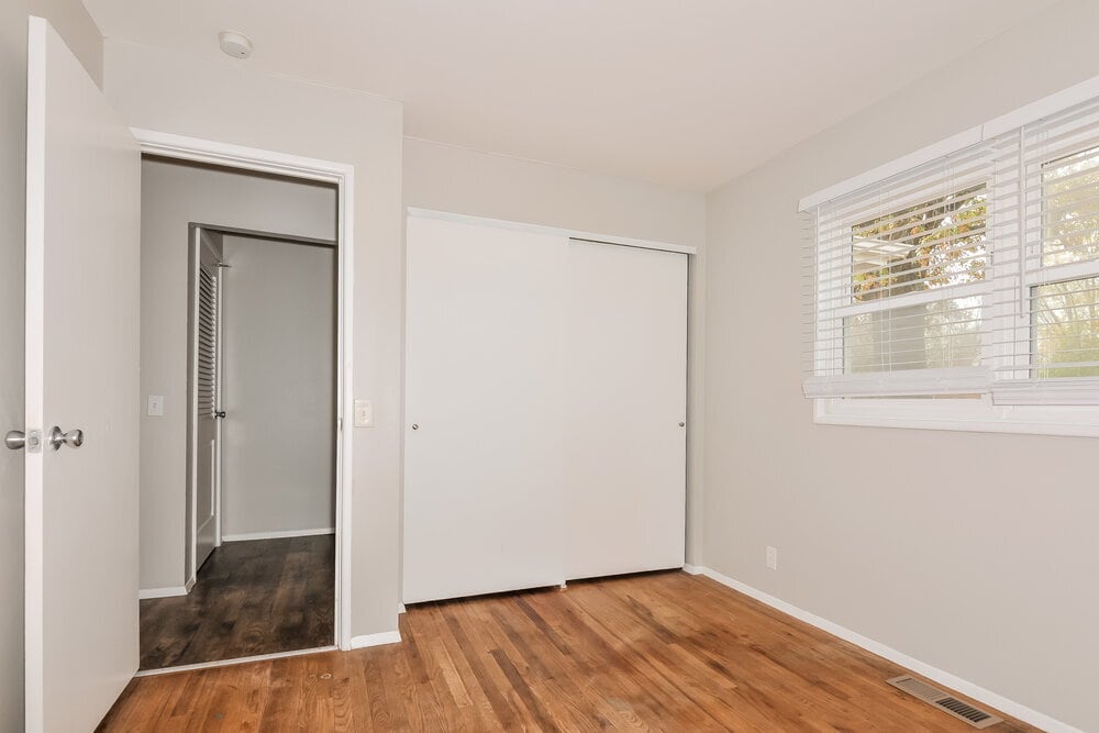 Building Photo - 13 Cricket Ct