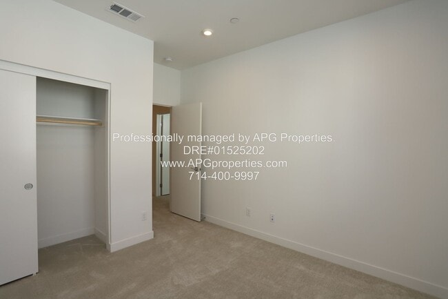 Building Photo - 1511 W Bushell St