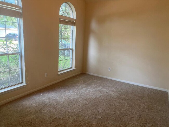 Building Photo - 15411 Redbud Dale Ct