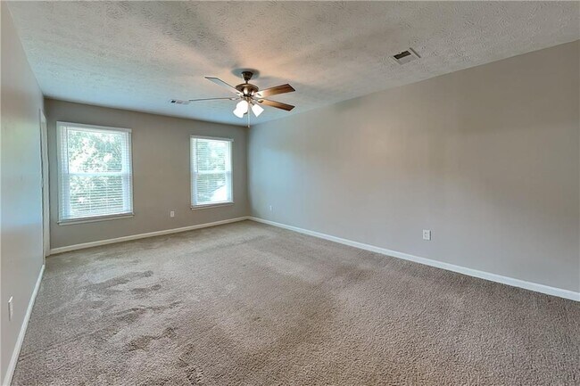 Building Photo - 6839 Woodcreek Ln
