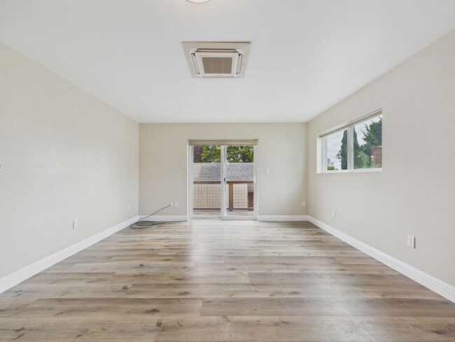 Building Photo - Brand New 1BD/1BA ADU with Private Deck, In-Unit Laundry & Parking – Prime Oakland Location