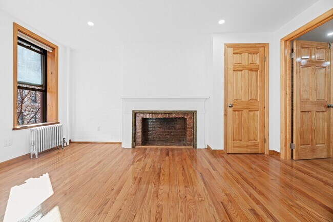 Building Photo - 168 Avenue B