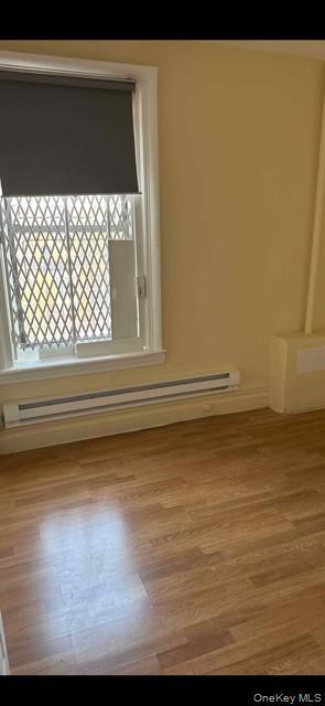 Primary Photo - 30 E Kingsbridge Rd