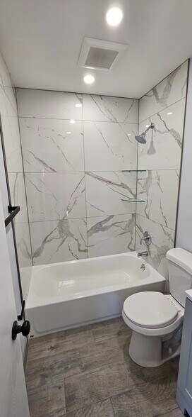 Brand New Bathroom - 20 Franklin Ln