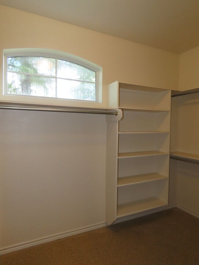 Building Photo - Chapel Hill ISD- Newly Update 3 Bedroom 2 ...
