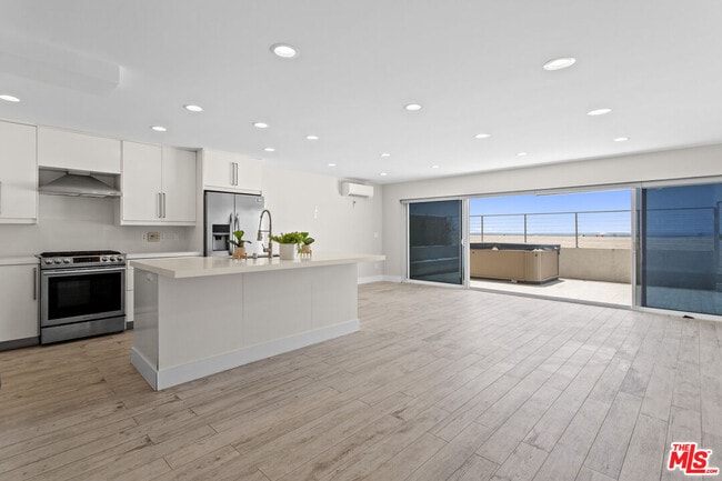 Building Photo - 6955 Trolleyway S