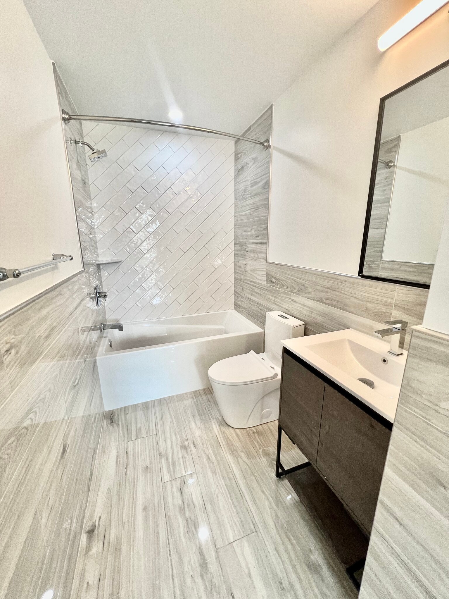 Building Photo - 1843 Hartranft St