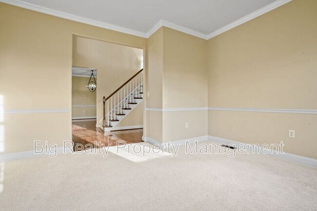 Building Photo - 2105 Eastport Way
