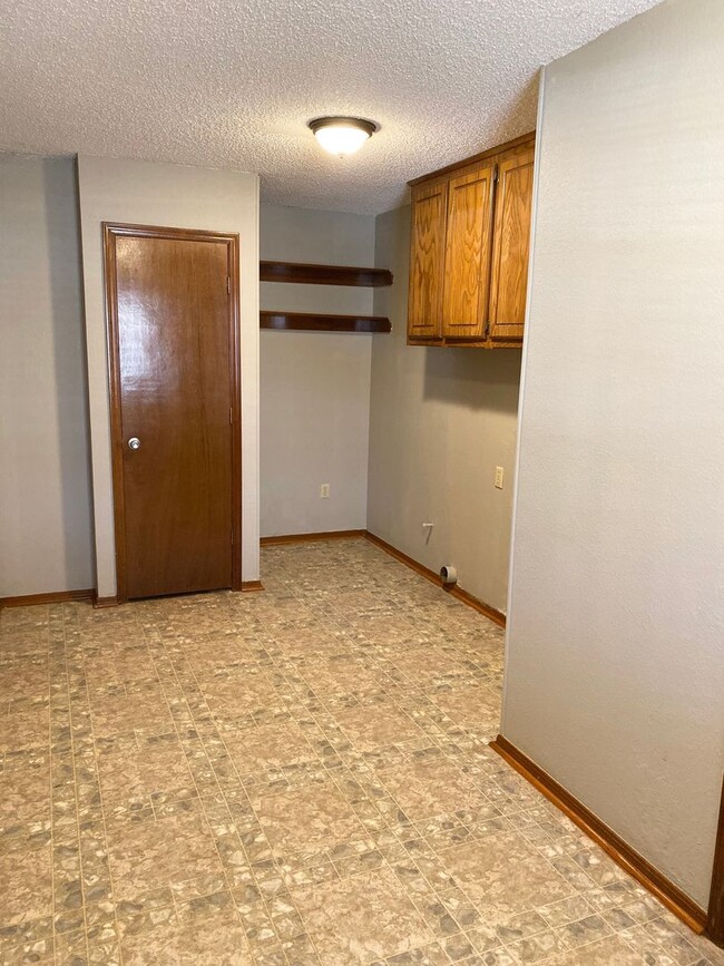 Building Photo - Renovated Rental in NW OkC!