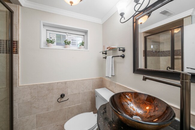 Building Photo - 383 Messina Dr