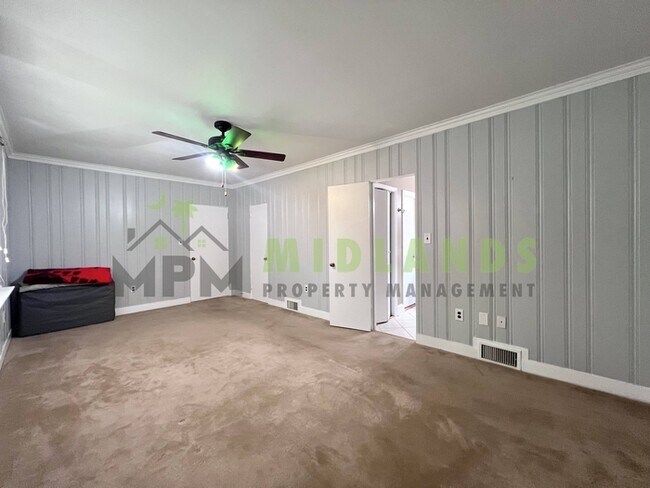 Building Photo - 2417B Clark Street