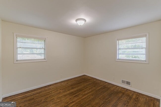 Building Photo - 2416 Timber Ridge Ct